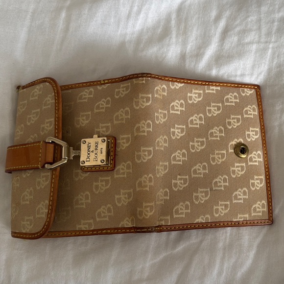 Dooney & Bourke Tan Wallet - Picture 5 of 13